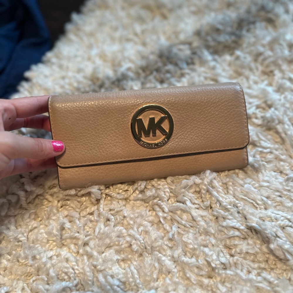 Michael Kors Light Pink Leather Wallet with Gold Logo